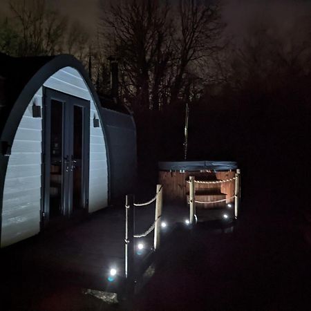Emlyn'S Coppice - Luxury Woodland Glamping Villa Холиуел Екстериор снимка