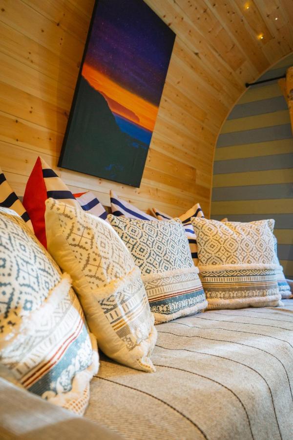 Emlyn'S Coppice - Luxury Woodland Glamping Villa Холиуел Екстериор снимка