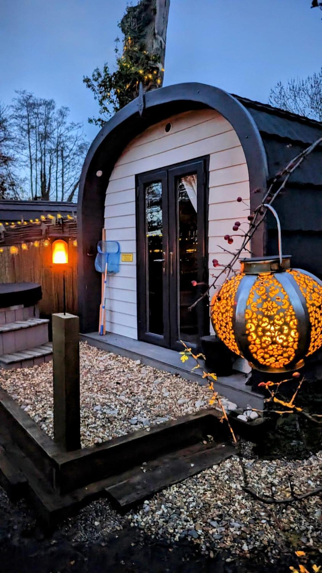 Emlyn'S Coppice - Luxury Woodland Glamping Villa Холиуел Екстериор снимка