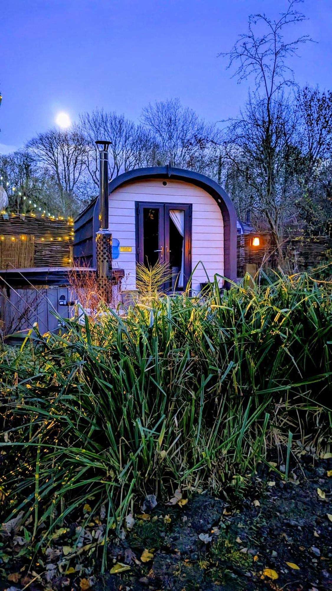 Emlyn'S Coppice - Luxury Woodland Glamping Villa Холиуел Екстериор снимка