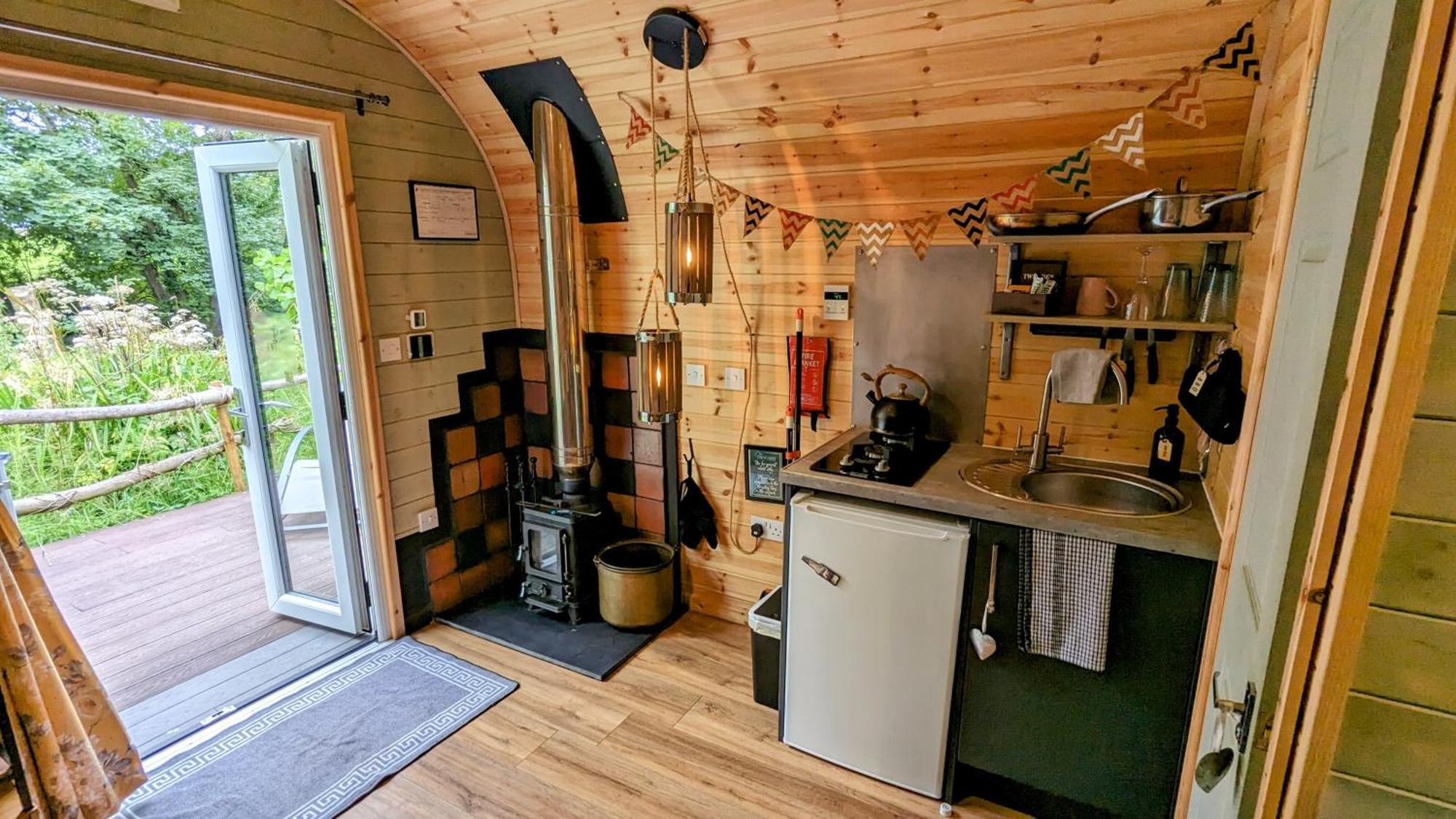 Emlyn'S Coppice - Luxury Woodland Glamping Villa Холиуел Екстериор снимка