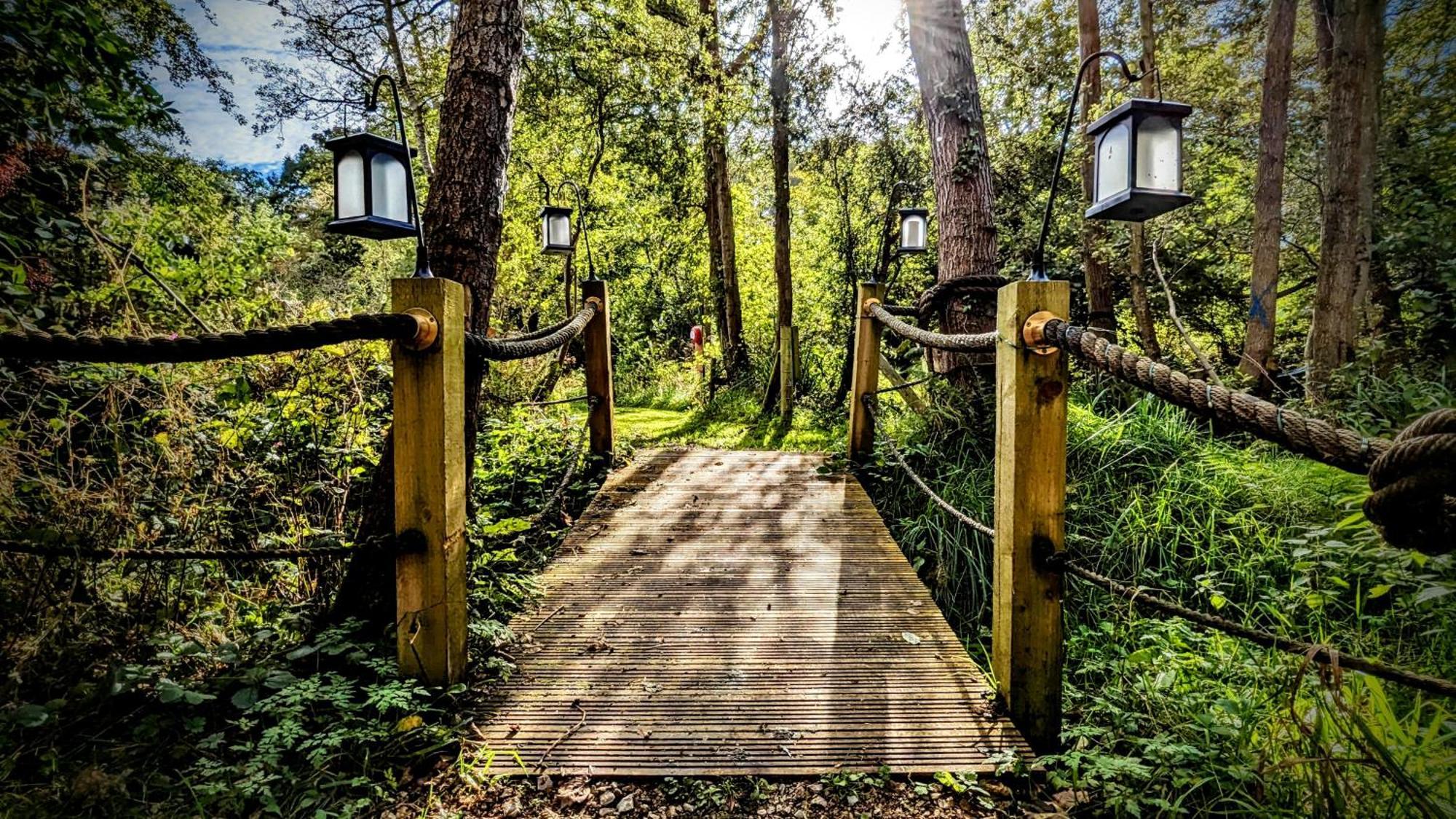 Emlyn'S Coppice - Luxury Woodland Glamping Villa Холиуел Екстериор снимка